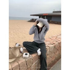 批发连帽外套女秋冬慵懒风毛衣开衫上衣+条纹<b class='q'>裤</b>子套装