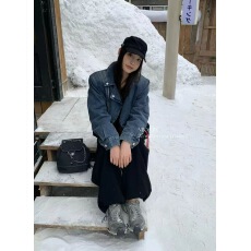 批发美式复古蓝色牛仔外套女秋<b class='q'>冬</b>翻领新款短款羽绒夹克设计感正肩