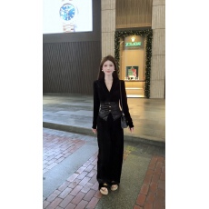 批发奢宠主角雾中芭蕾V领<b class='q'>丝绒</b>拼接纽扣显瘦上衣直筒裤<b class='q'>套装</b>