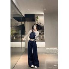 批发<b class='q'>衬衫</b>内搭设计<b class='q'>牛仔</b>吊带两件时尚上衣+裤子套装