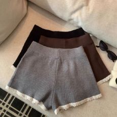 批发<b class='q'>蕾丝</b>花边软糯针织<b class='q'>短裤</b>女冬季新款松紧腰修身显瘦a字百搭阔腿裤子