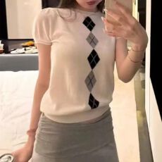 学院风菱格短袖针织衫女夏穿搭修身显瘦白色正肩T恤上衣