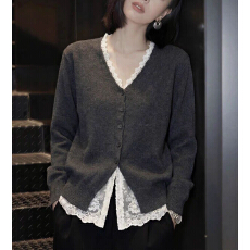 批发蕾<b class='q'>丝</b>拼接v领针织开衫外套巨好看毛衣百搭女春季2026新款上衣