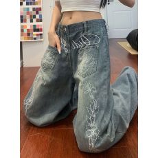 批发美式复古<b class='q'>大码</b>花卉字母刺绣设计牛仔<b class='q'>裤</b>子女辣妹宽松bf慵懒风弯刀<b class='q'>裤</b>