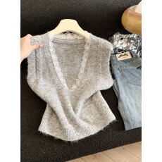 批发实拍针织马甲<b class='q'>秋</b>款学院风拼接蕾丝叠穿宽松休闲韩系V领显瘦百搭女