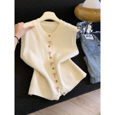 批发实拍针织马甲女新款韩版甜美简约设计短款小个子宽松叠穿毛衣马夹