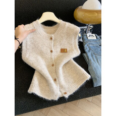 实拍2025秋冬新款韩版简约针织马甲女宽松显瘦百搭毛衣外套上衣女