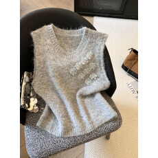 批发实拍新款马甲女装<b class='q'>立体</b><b class='q'>花朵</b>圆领针织马甲女秋高级感显瘦毛衣<b class='q'>上衣</b>