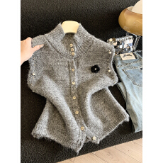 批发实拍温柔风钉珠立体花朵针织马甲背心女2026春季叠穿<b class='q'>百搭</b>无袖上衣