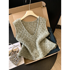 批发实拍2026春装新款<b class='q'>甜美</b>V领镂空设计马甲女针织背心可爱外穿坎肩女