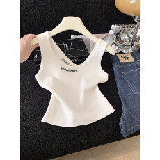 批发实拍2026夏季时尚穿搭吊带小背心女内搭<b class='q'>修身</b>短款打底衫外穿上衣女