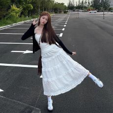批发法式白色高腰蕾丝蛋糕裙女春<b class='q'>秋</b>新款温柔风小众简约休闲百搭中长裙