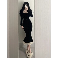 批发法式方领黑色鱼尾<b class='q'>连衣裙</b>女冬季复古温柔修身丝绒包臀裙气质长裙子