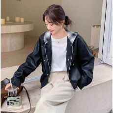 批发2025新款黑色连帽皮衣外套春季宽松短款蛋白皮夹克机车上衣