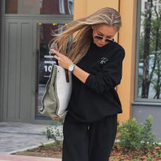 批发圆领卫衣<b class='q'>套装</b>女秋季休闲运动风舒适简约字母印花两件套宽松长裤秋