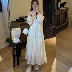 批发吊带垂坠感露肩<b class='q'>连衣裙</b>女2025新款长袖气质收腰显瘦A字长裙子