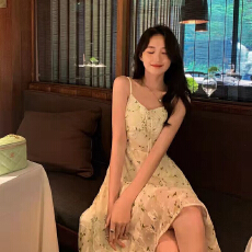 批发茶歇法式白色领吊带<b class='q'>连衣裙</b>女2025新款气质长裙清冷松弛感穿搭