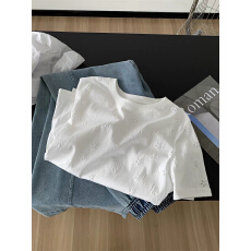 批发复古<b class='q'>花朵</b>镂空刺绣白色圆领短袖t恤女宽松小众文艺气质