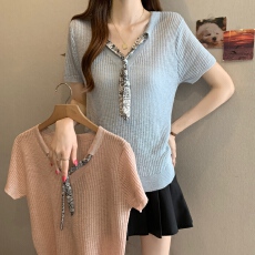 批发大码韩式设计感V领丝巾短袖T恤女胖MM2026夏季慵懒风软糯显瘦上衣