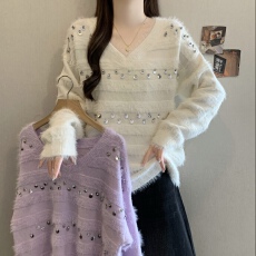 批发微胖女生轻奢重工亮片毛绒针织衫大码宽松遮肚高级感白色V领毛衣