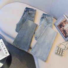 批发浅色<b class='q'>微喇</b><b class='q'>牛仔裤</b>女春秋冬季新款高腰修身显瘦小个子百搭喇叭长裤