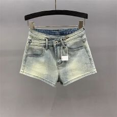 批发水洗复古浅蓝色辣妹牛仔<b class='q'>短裤</b><b class='q'>女</b>2026夏季新款弹力修身显瘦a字热裤