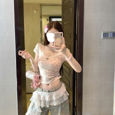 批发蕾丝拼接粉色碎花短袖T恤女学生修身显瘦<b class='q'>正</b>肩辣妹遮肚韩系上衣ins