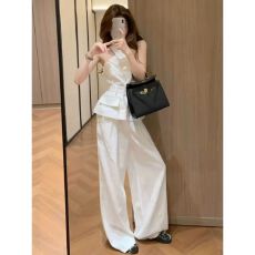爆款网红名媛高级感休闲套装女夏季新款挂脖无袖上衣阔腿裤两件套