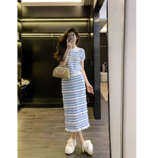 批发蓝色条纹短袖裙子套装女2026新款夏季洋气减龄设计感<b class='q'>半身裙</b>两件套