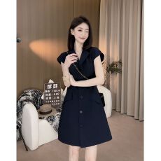 批发2026夏季感穿搭大方得体轻奢高级感法式赫本风藏青色<b class='q'>衬衫</b><b class='q'>连衣裙</b>