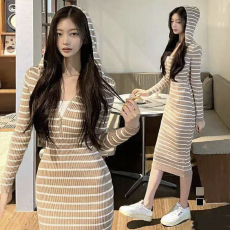 批发韩系条纹拉链连帽长袖连衣裙女秋季收腰鱼尾裙中长款修身包臀裙子