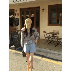 批发2026东大门<b class='q'>韩国</b>ins 气质慵懒风翻领系扣撞色格纹宽松长袖衬衫