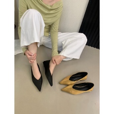 批发欧美风尖头浅口单鞋女平跟通勤软底一脚蹬不累脚百搭日常马毛黑色