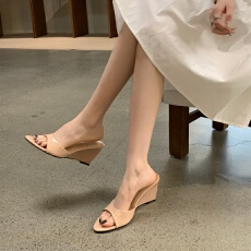 批发<b class='q'>欧美</b>性感露趾裸色高跟凉拖鞋女夏外穿2026新款百搭时尚坡跟一字拖