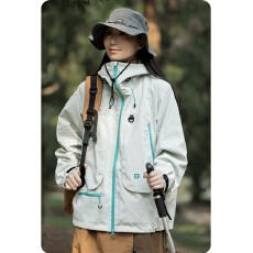 批发超好看冲锋衣女款2025新款春秋小个子短款防风高级感连帽<b class='q'>夹克</b>外套