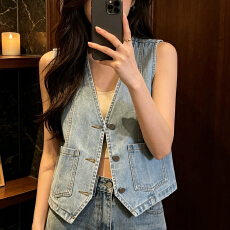批发<b class='q'>大码</b>2026夏季新款时尚牛仔马甲女装怀旧复古显瘦外搭短款无袖上衣