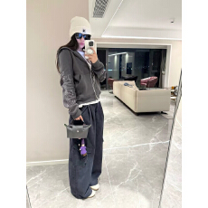 批发薄款加绒纯棉华棉复合烫钻+防伪扣吊牌2个颜色，<b class='q'>卫衣</b>