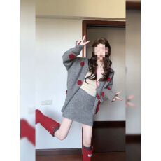 批发灰色立体花朵针织开衫女秋日ootd穿搭一整套<b class='q'>高腰</b>A字<b class='q'>半身裙</b>两件套