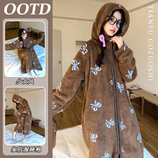 批发2025新款蝴蝶结印花连帽睡衣女秋冬珊瑚绒柔软舒适长睡袍