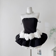 批发J11 Studio【黑天鹅】立体花瓣刺绣裙摆收腰显瘦打底裙抹胸<b class='q'>连衣裙</b>