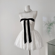 批发【初黛白巧】法式纯欲风蝴蝶结收腰显瘦蕾丝重工女款<b class='q'>连衣裙</b>