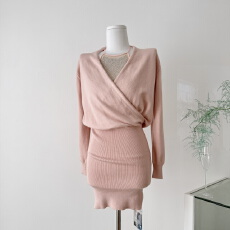 批发Hotdog 热狗很辣【首尔恋人】亮片挂脖设计感针织包臀<b class='q'>连衣裙</b>短裙