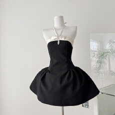 批发【<b class='q'>明星</b><b class='q'>同款</b>】Ann teano 赫本风黑白撞色钻蝴蝶结挂脖连衣裙小礼裙