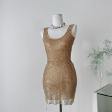 批发新年圣诞节日战裙高级感闪钻吊带<b class='q'>连衣裙</b>轻奢名媛收腰露背包臀短裙