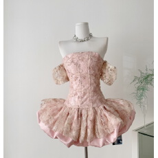 批发绝美抹胸蕾丝花苞连衣裙女轻奢高级感宴会<b class='q'>礼服</b>裙子法式重工蓬蓬裙