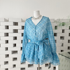 批发法式蓝色格纹荷叶边衬衫<b class='q'>连衣裙</b>子女早春2026新款气质收腰a字短裙