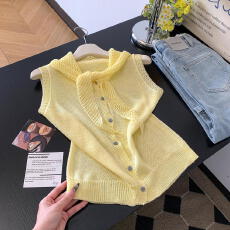 批发实拍 韩系圆领单排扣<b class='q'>无袖</b>针织<b class='q'>背心</b>百搭配镂空披肩两件套上衣女夏