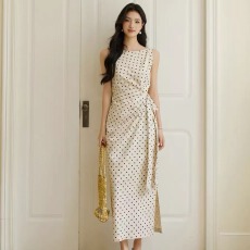 批发波点连衣裙女2026夏新款法式掐腰显瘦无袖气质<b class='q'>长裙</b>