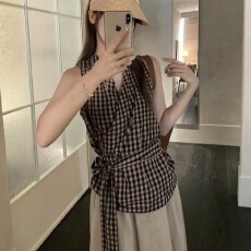 批发夏装搭配一整套<b class='q'>大码</b>胖mm复古V领格纹绑带无袖背心阔腿裤减龄套装