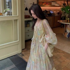批发度假风复古印花<b class='q'>连衣裙</b>女V领<b class='q'>蝙蝠</b>袖长裙法式宽松设计感气质休闲裙